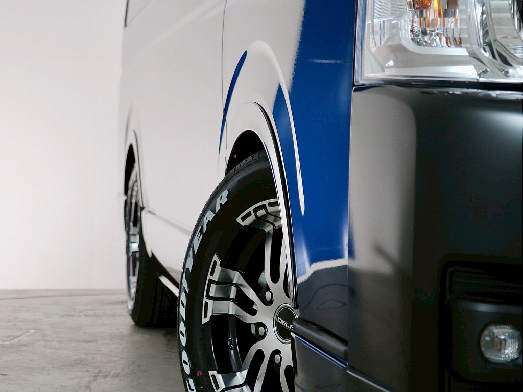 トヨタ ハイエース(10枚目)