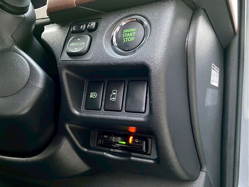 トヨタ ハイエース(14枚目)