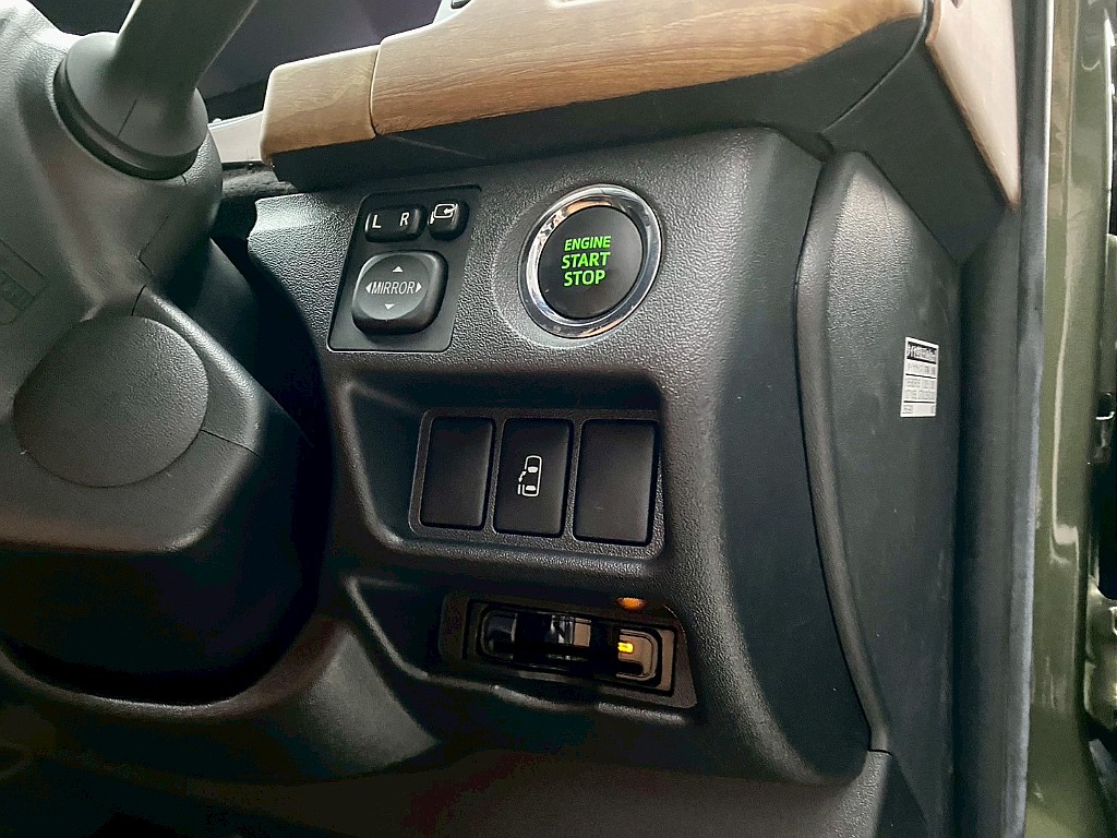 トヨタ ハイエース(16枚目)