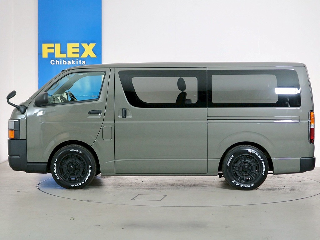 トヨタ ハイエースバン(5枚目)
