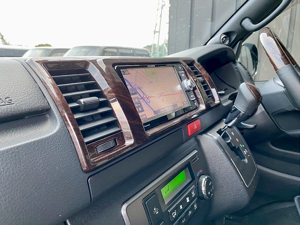 トヨタ ハイエースバン(23枚目)