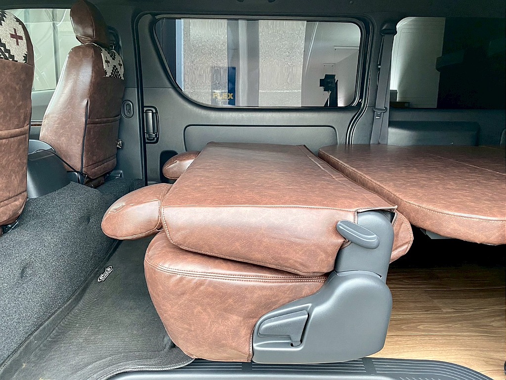 トヨタ ハイエースバン(27枚目)