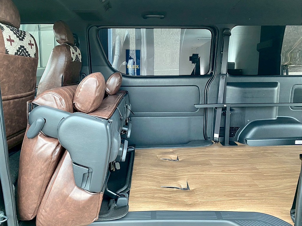 トヨタ ハイエースバン(28枚目)