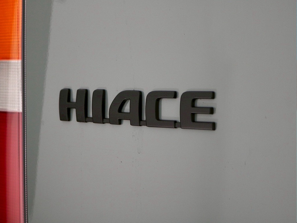 トヨタ ハイエースバン(19枚目)