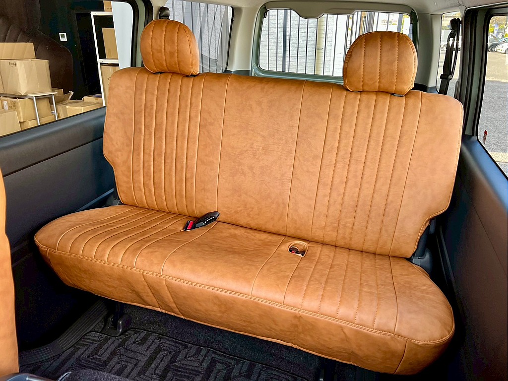 トヨタ ハイエースバン(3枚目)