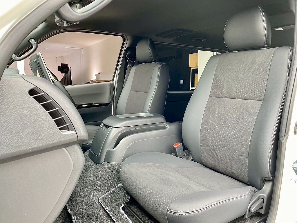 常時７０台以上のハイエース在庫数、フレックス株式会社ハイエース千葉北店！