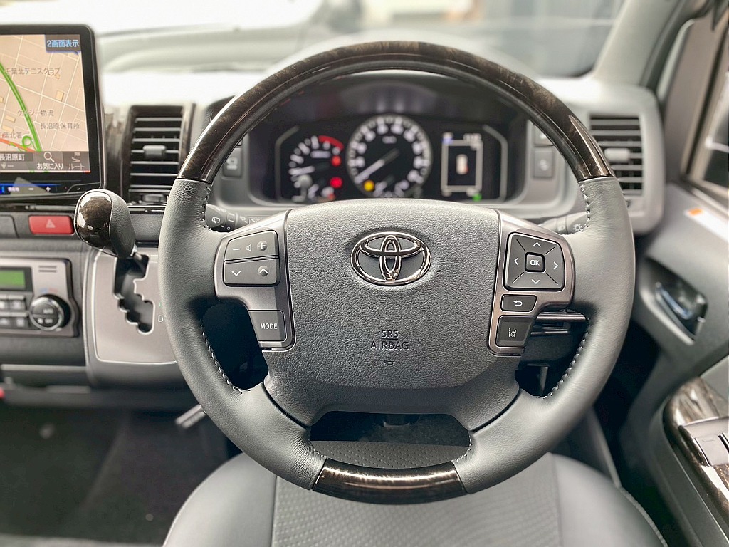 常時７０台以上のハイエース在庫数、フレックス株式会社ハイエース千葉北店！