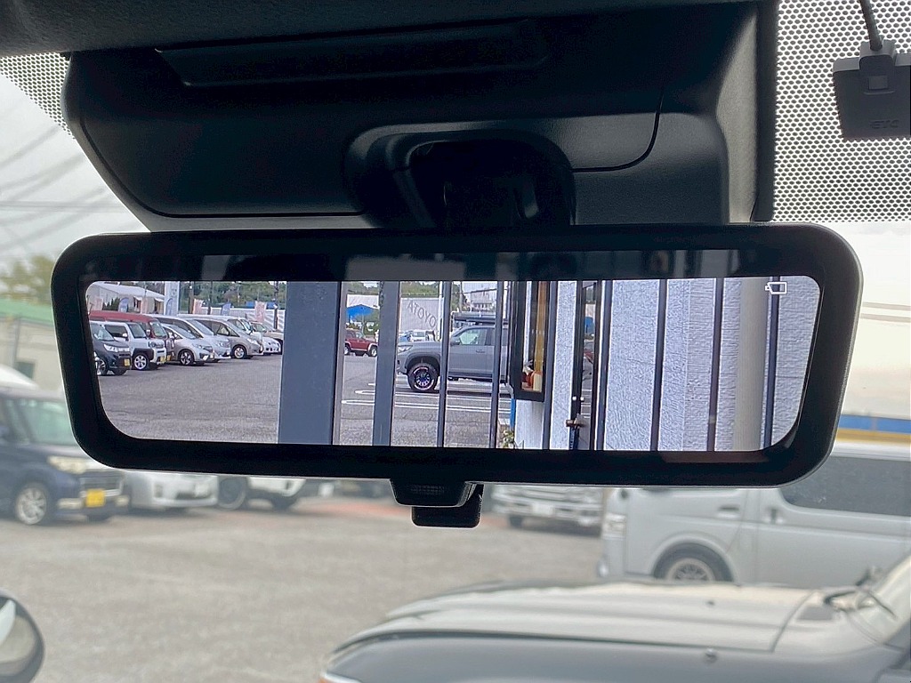 常時７０台以上のハイエース在庫数、フレックス株式会社ハイエース千葉北店！