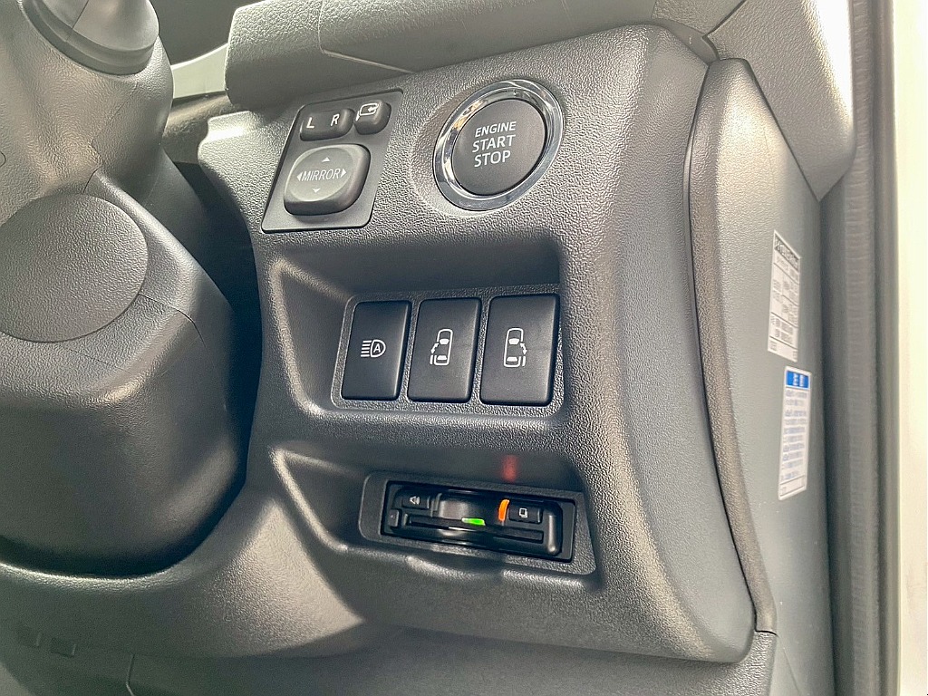 常時７０台以上のハイエース在庫数、フレックス株式会社ハイエース千葉北店！