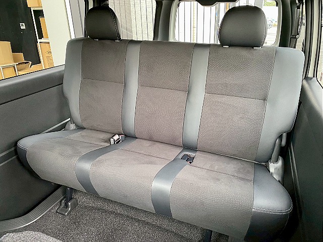 常時７０台以上のハイエース在庫数、フレックス株式会社ハイエース千葉北店！