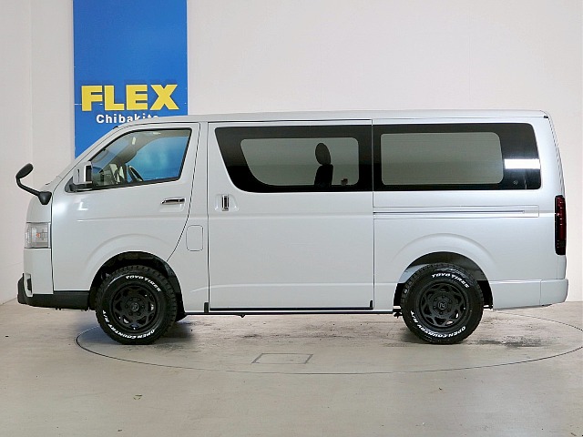 常時７０台以上のハイエース在庫数、フレックス株式会社ハイエース千葉北店！