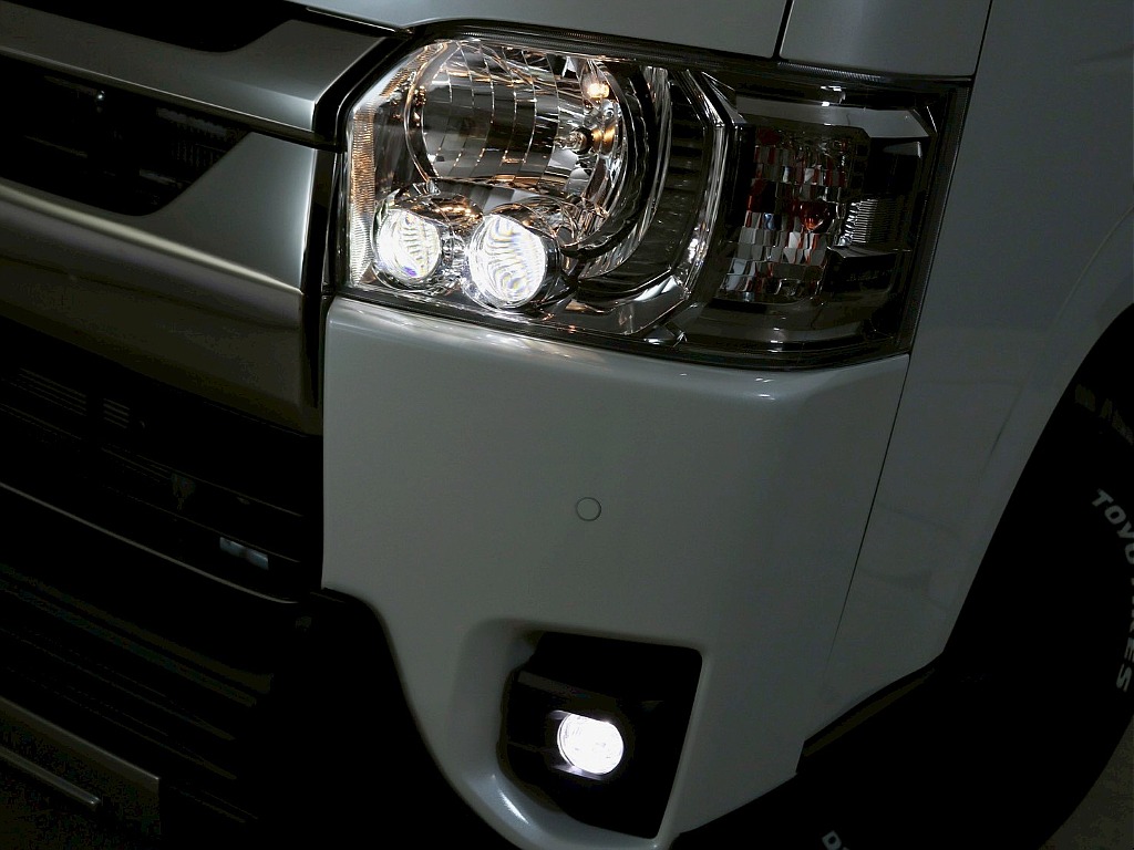 常時７０台以上のハイエース在庫数、フレックス株式会社ハイエース千葉北店！