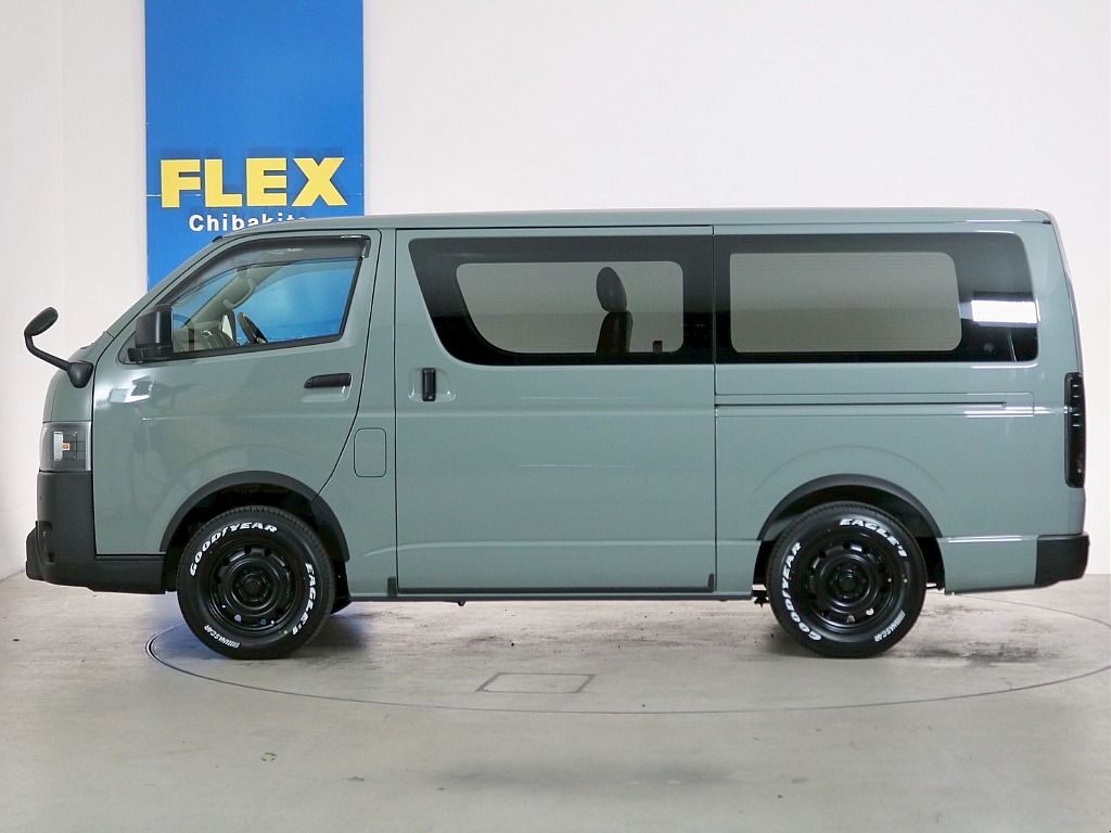 トヨタ ハイエースバン(5枚目)