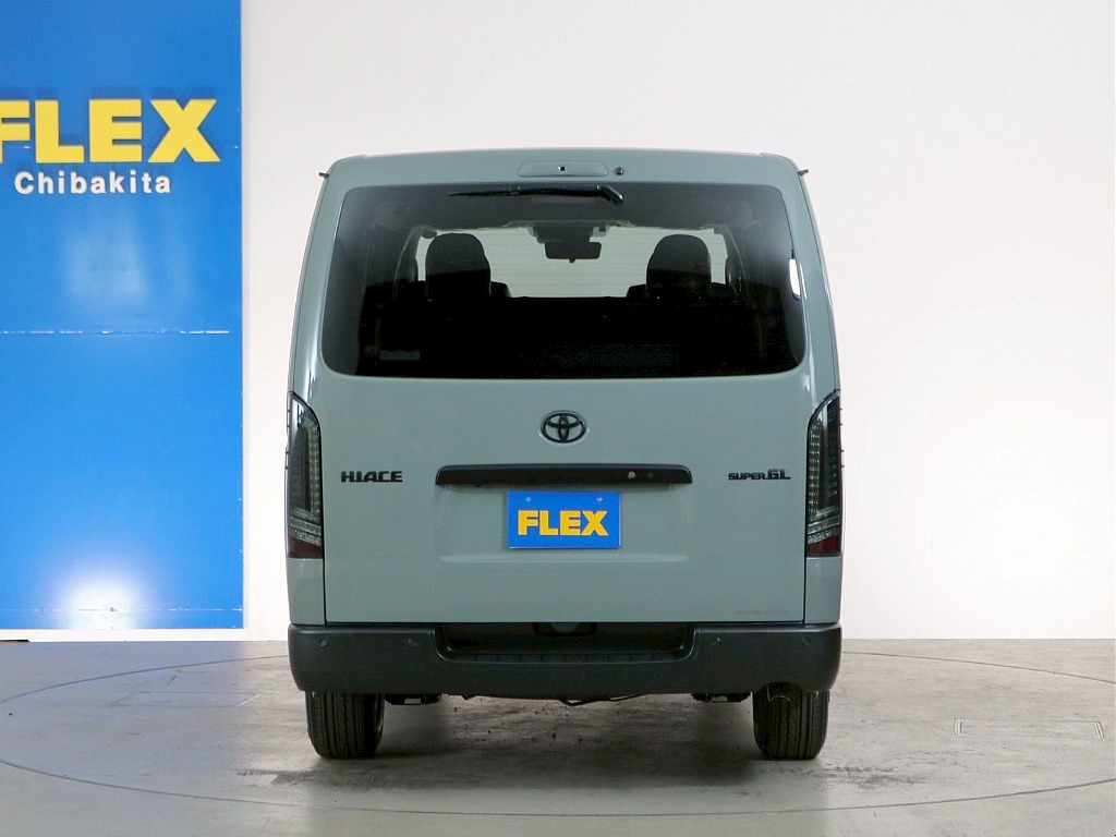 トヨタ ハイエースバン(6枚目)