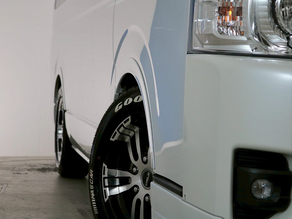 常時７０台以上のハイエース在庫数、フレックス株式会社ハイエース千葉北店！