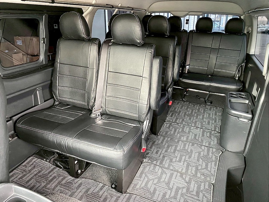 常時７０台以上のハイエース在庫数、フレックス株式会社ハイエース千葉北店！