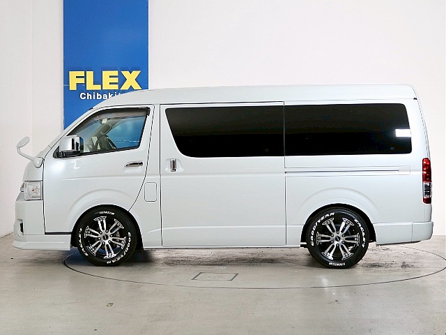 常時７０台以上のハイエース在庫数、フレックス株式会社ハイエース千葉北店！