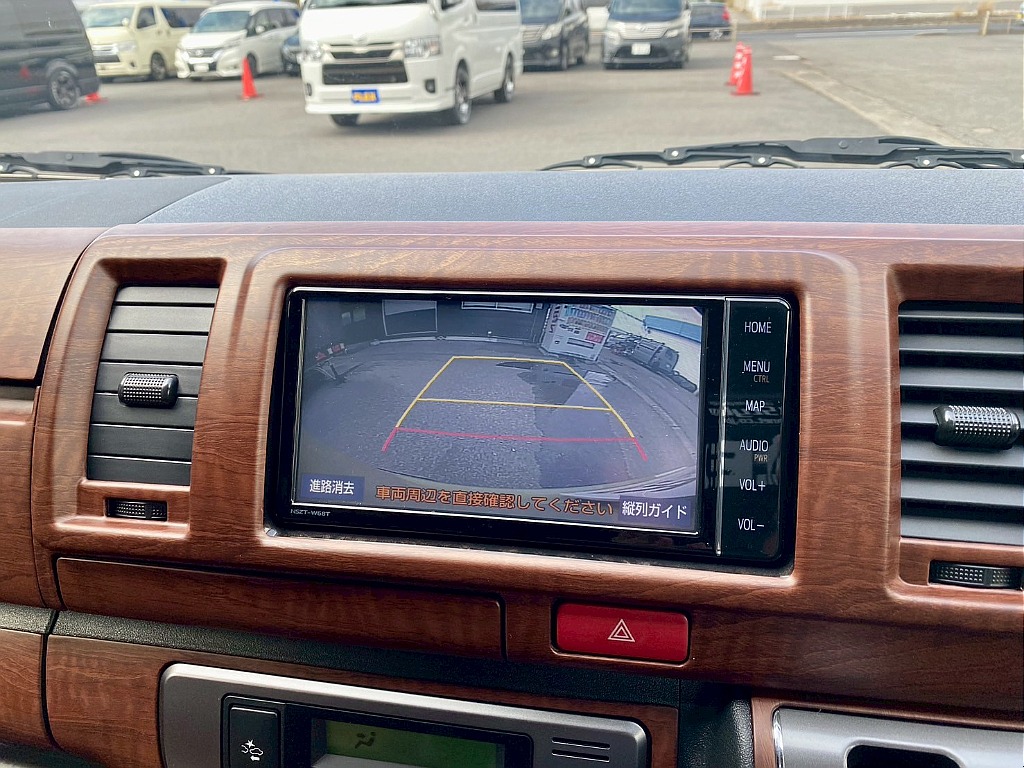 トヨタ ハイエースバン(13枚目)