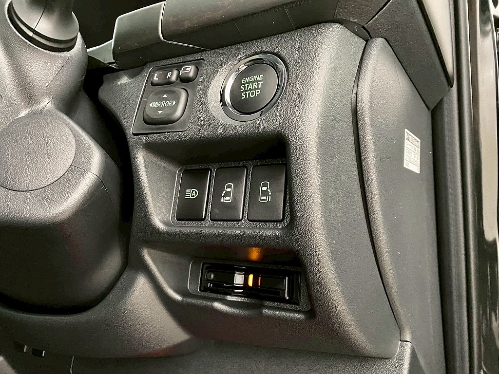 トヨタ ハイエース(14枚目)