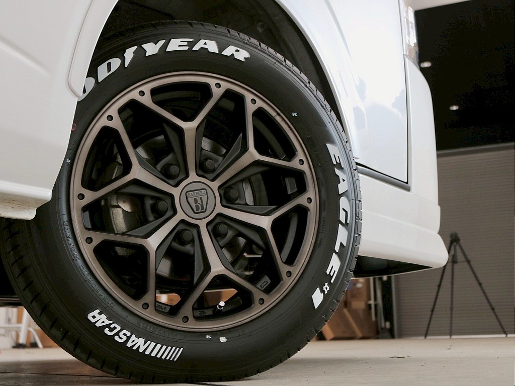 常時７０台以上のハイエース在庫数、フレックス株式会社ハイエース千葉北店！