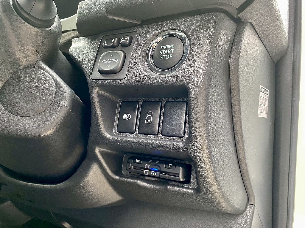 常時７０台以上のハイエース在庫数、フレックス株式会社ハイエース千葉北店！