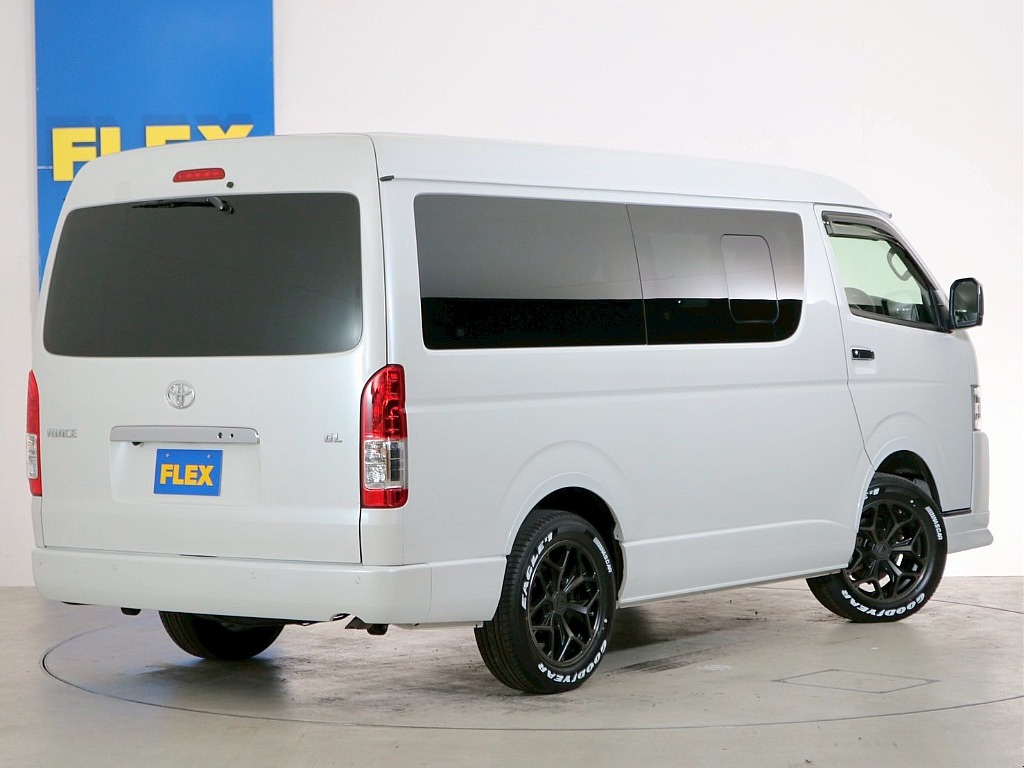 常時７０台以上のハイエース在庫数、フレックス株式会社ハイエース千葉北店！