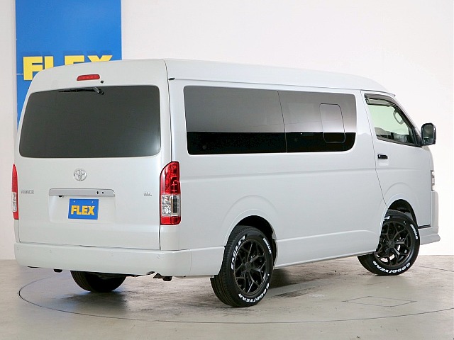 常時７０台以上のハイエース在庫数、フレックス株式会社ハイエース千葉北店！