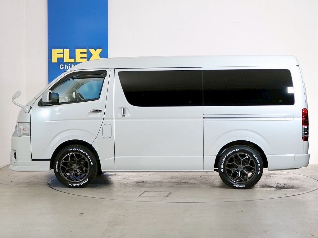 常時７０台以上のハイエース在庫数、フレックス株式会社ハイエース千葉北店！