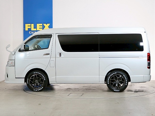 常時７０台以上のハイエース在庫数、フレックス株式会社ハイエース千葉北店！