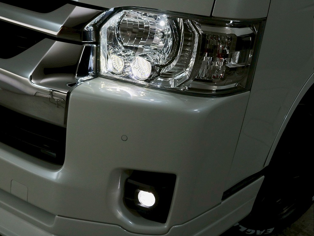 常時７０台以上のハイエース在庫数、フレックス株式会社ハイエース千葉北店！