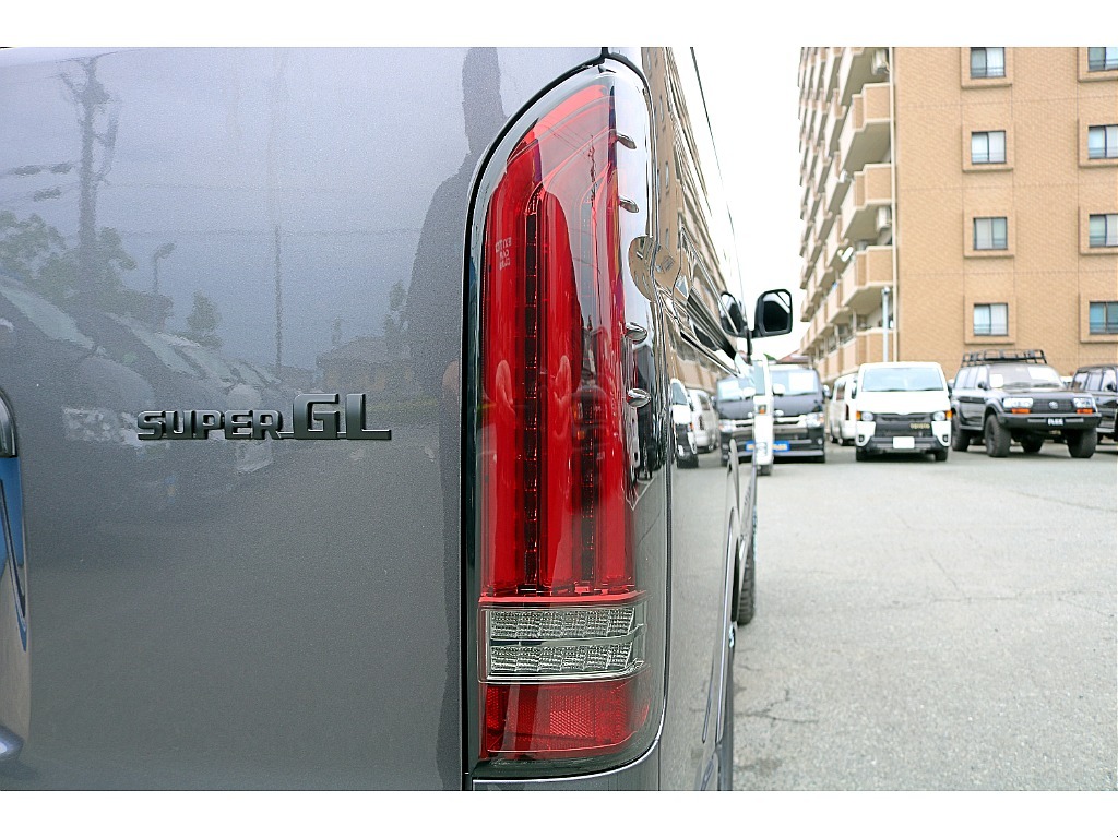 常時７０台以上のハイエース在庫数、フレックス株式会社ハイエース千葉北店！