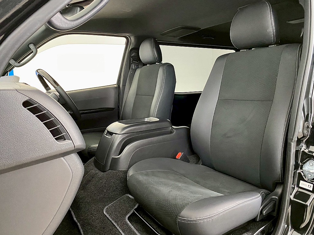 トヨタ ハイエースバン(13枚目)