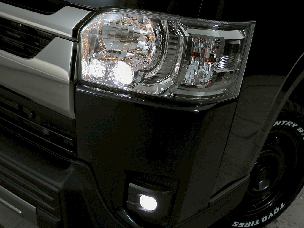 トヨタ ハイエースバン(9枚目)