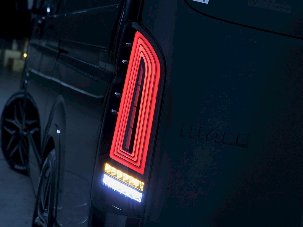 トヨタ ハイエース(17枚目)