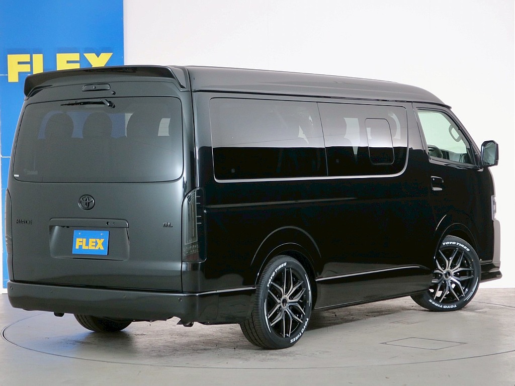 トヨタ ハイエース(4枚目)