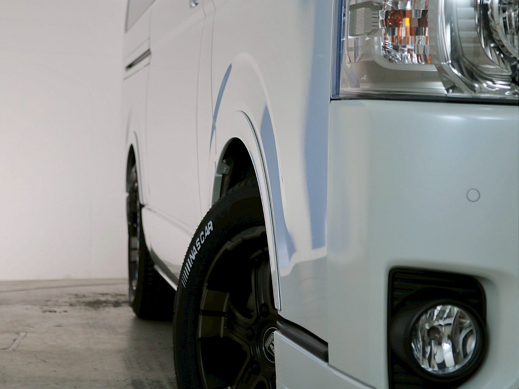 1インチローダウンにプラスして25ｍｍ視覚的ダウン効果のオーバーフェンダー！