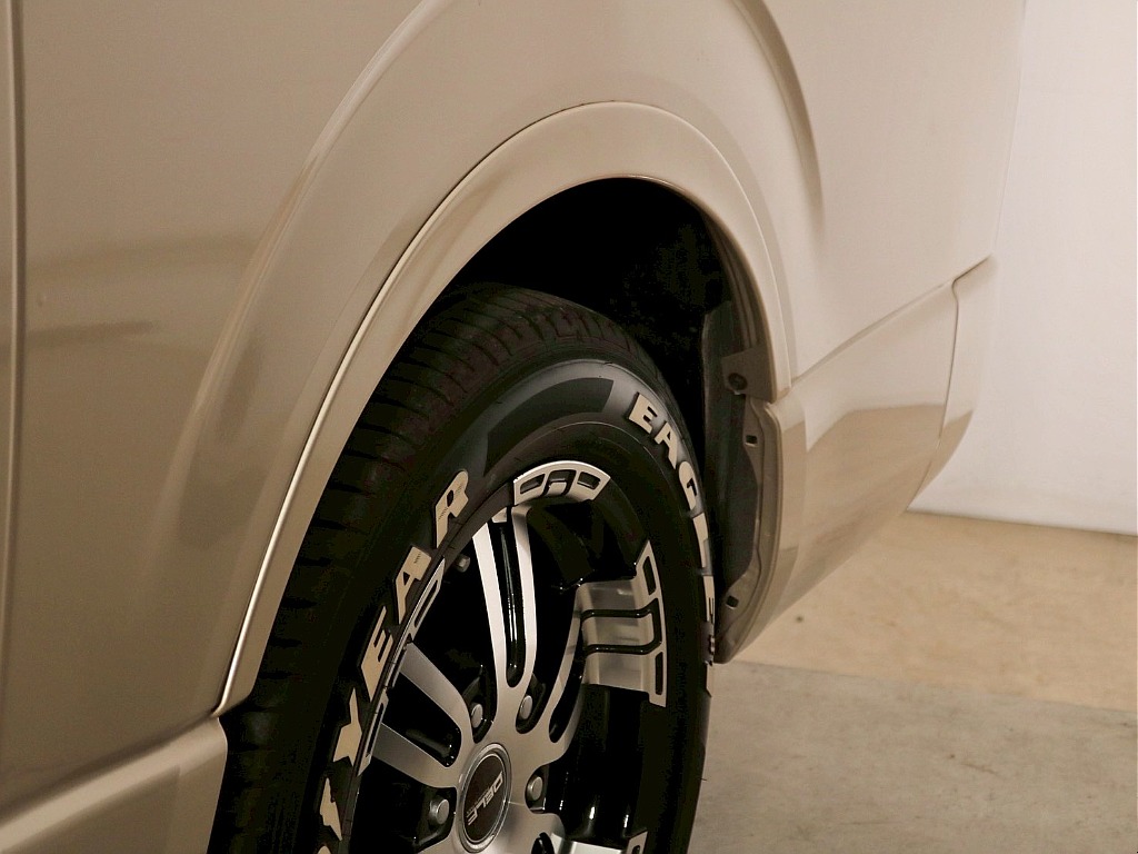 トヨタ ハイエース(17枚目)