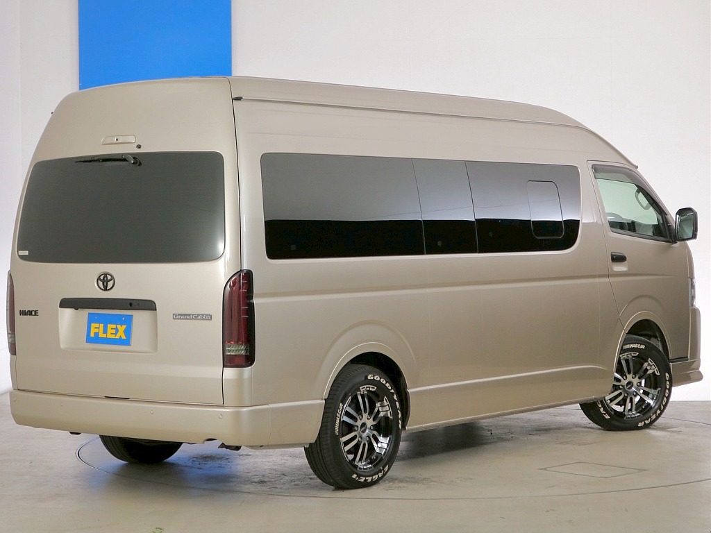 トヨタ ハイエース(4枚目)