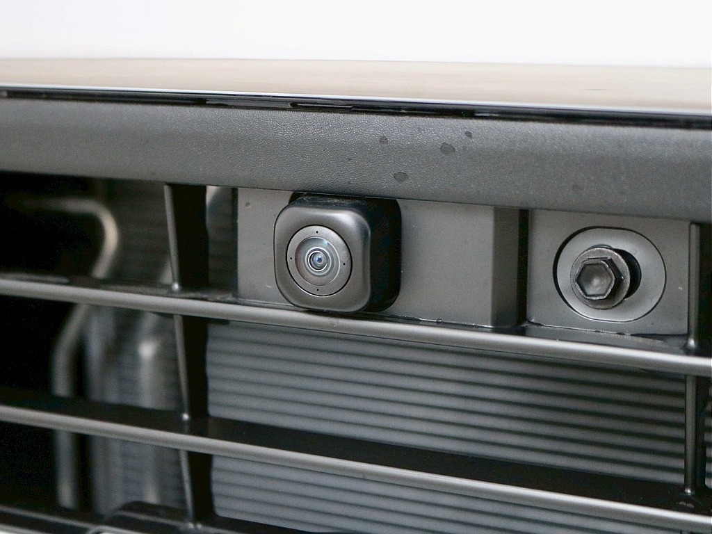 メーカーオプションのパノラミックビューモニター用カメラ！