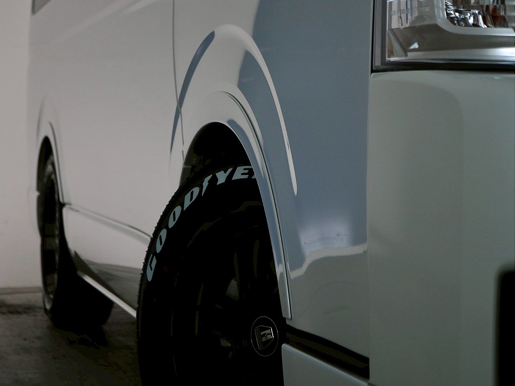 常時７０台以上のハイエース在庫数、フレックス株式会社ハイエース千葉北店！