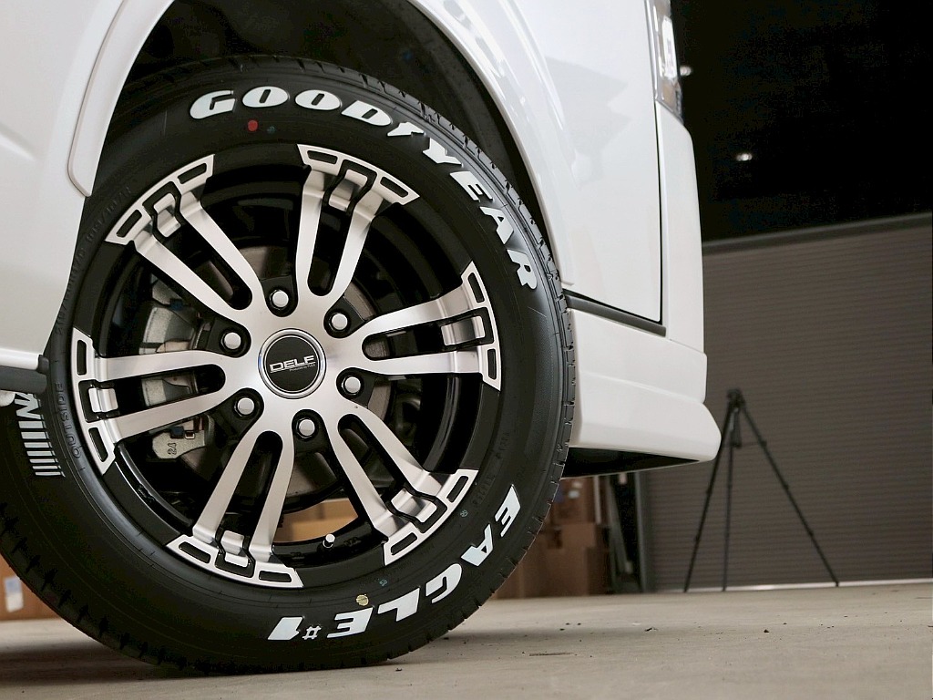 トヨタ ハイエースバン(12枚目)