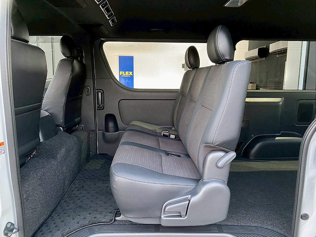 トヨタ ハイエースバン(27枚目)