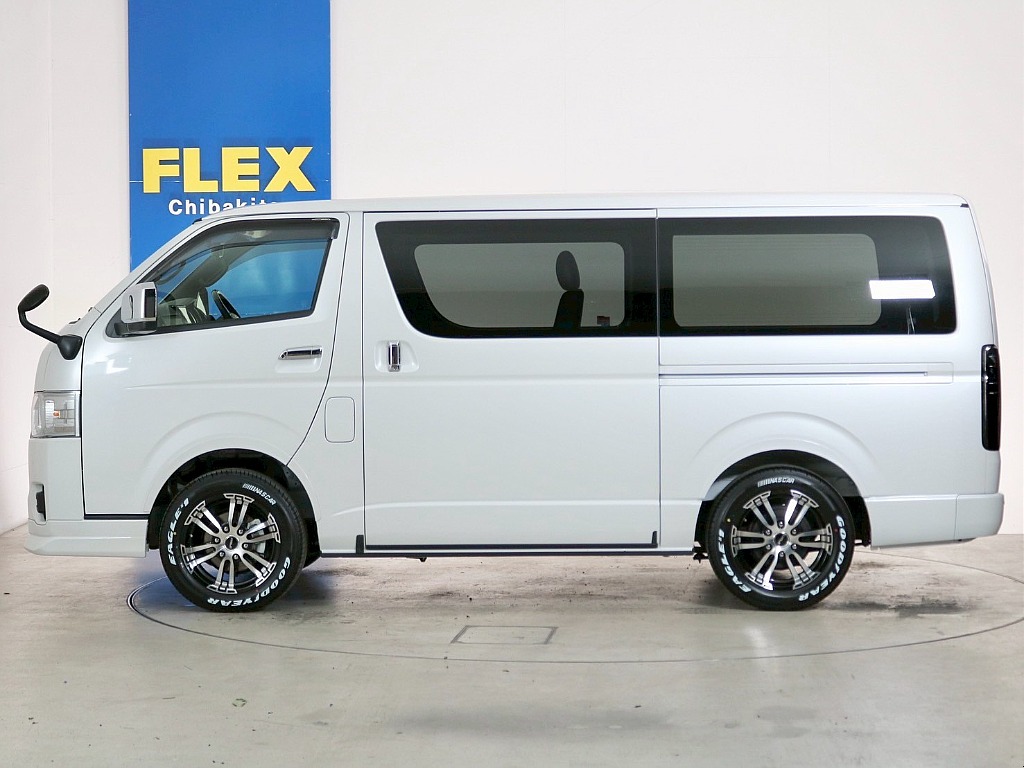 トヨタ ハイエースバン(6枚目)