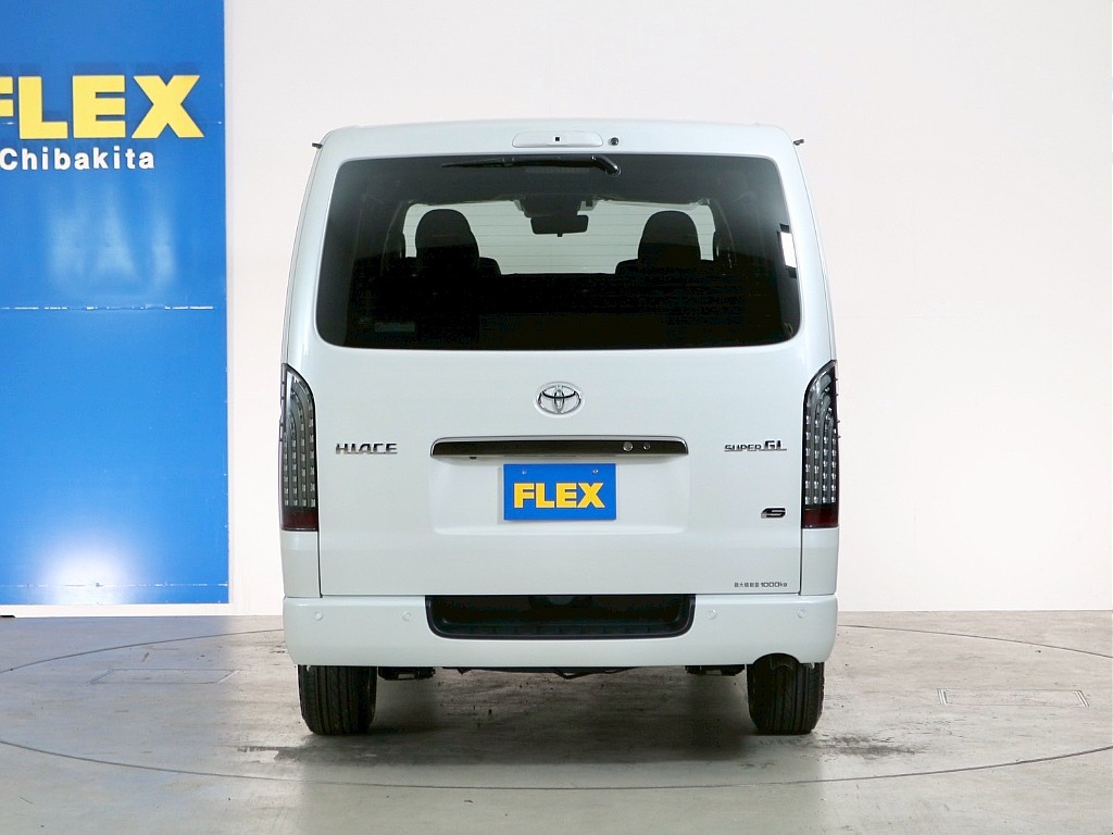 トヨタ ハイエースバン(7枚目)