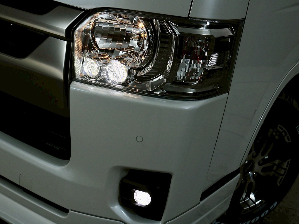 トヨタ ハイエースバン(9枚目)