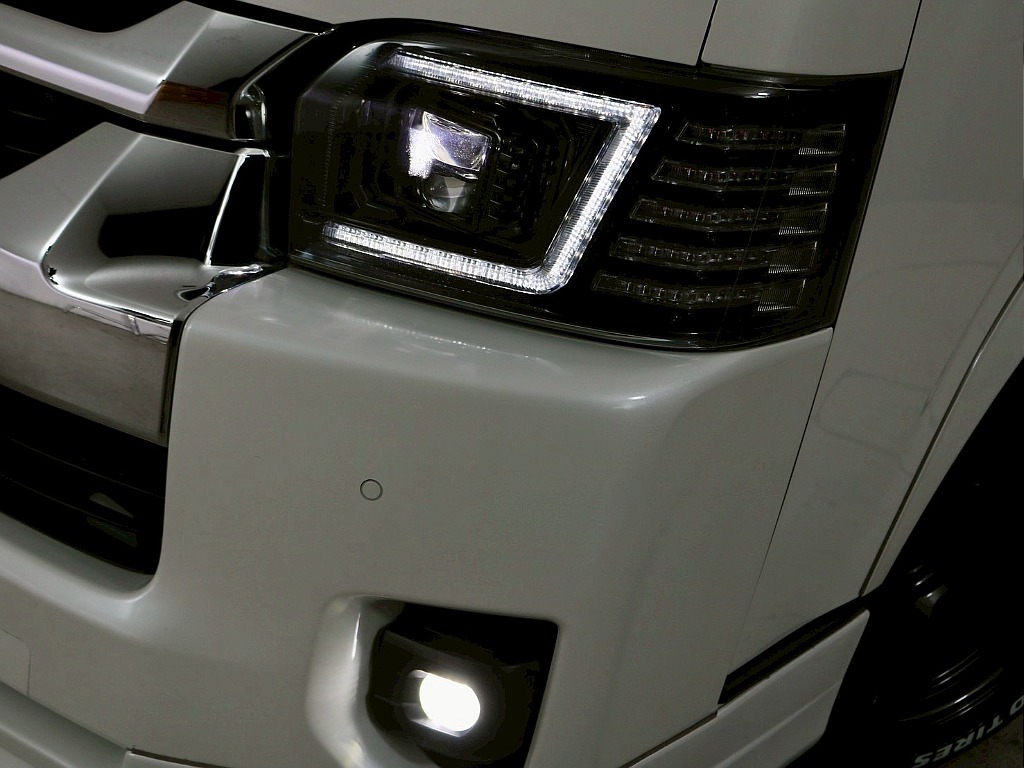 トヨタ ハイエース(10枚目)