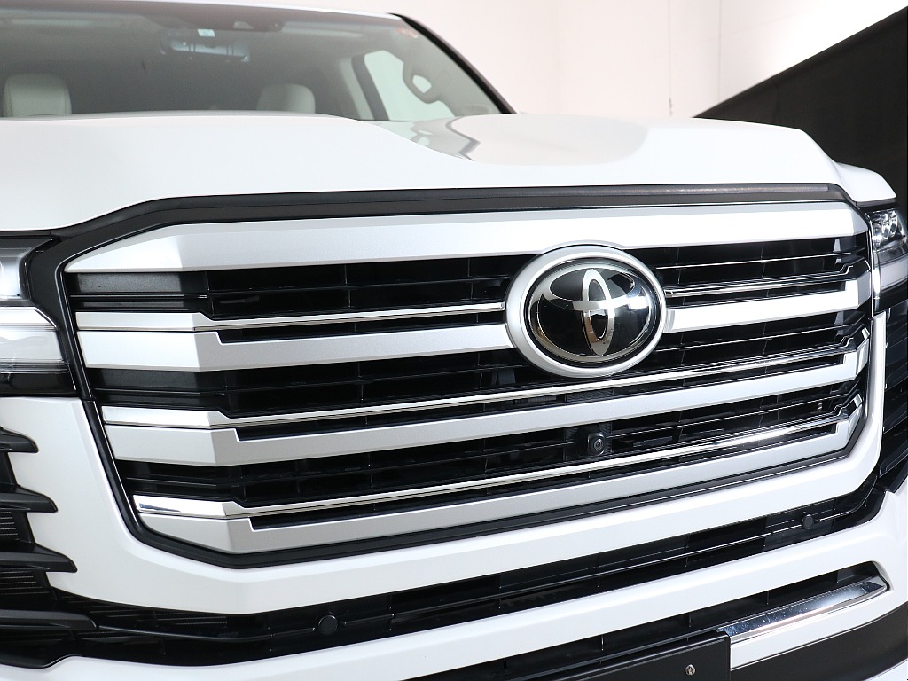 トヨタ ランドクルーザー300(25枚目)