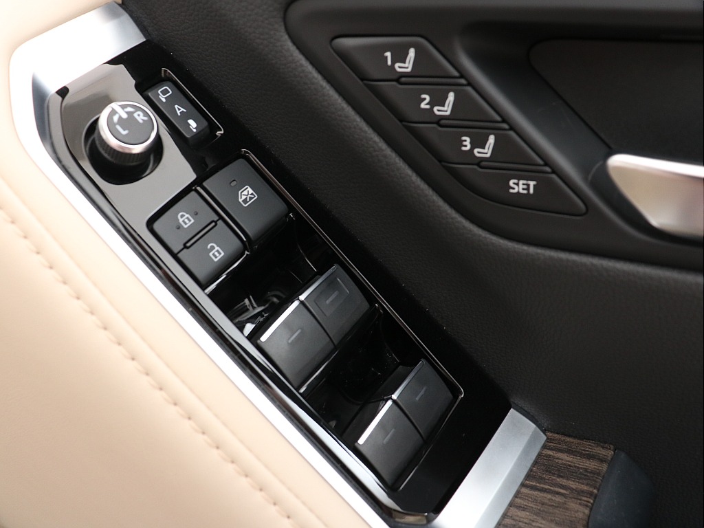 トヨタ ランドクルーザー300(57枚目)