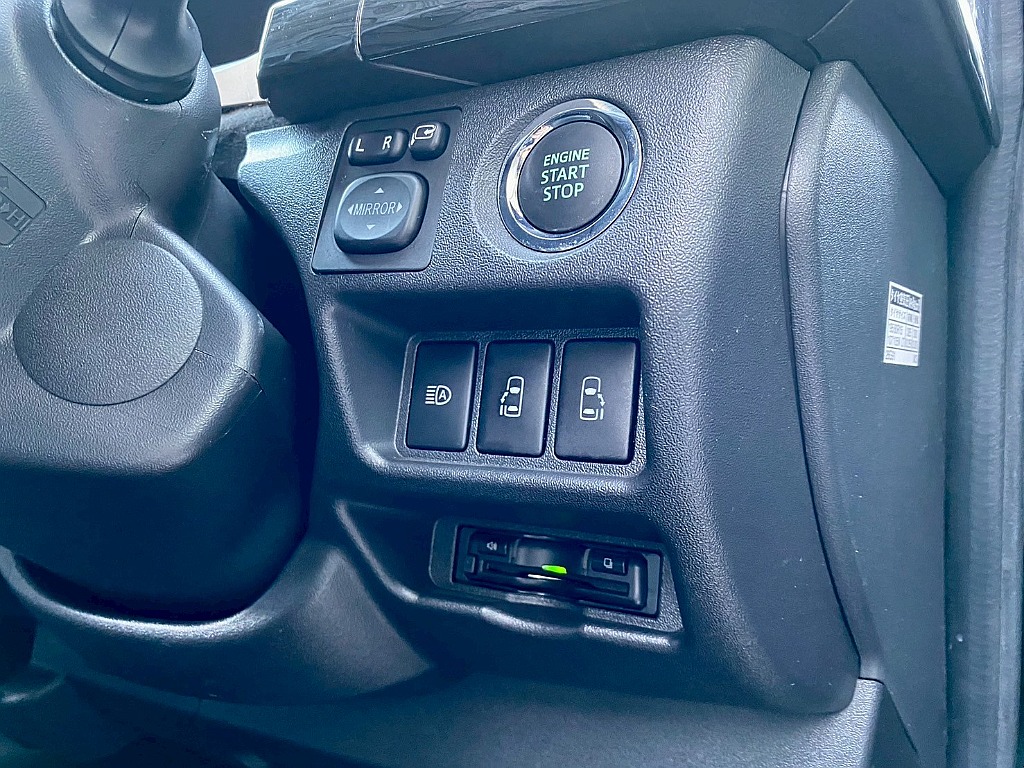 トヨタ ハイエース(17枚目)