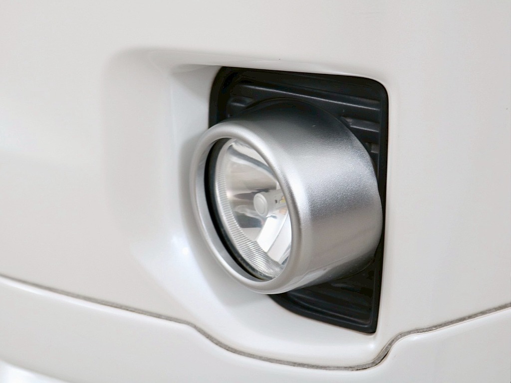 50周年記念特別仕様車専用フォグランプカバー